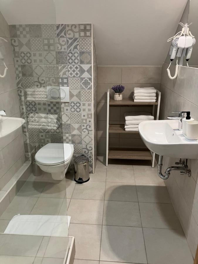 Petlov Salas Rooms Novi Sad Bagian luar foto