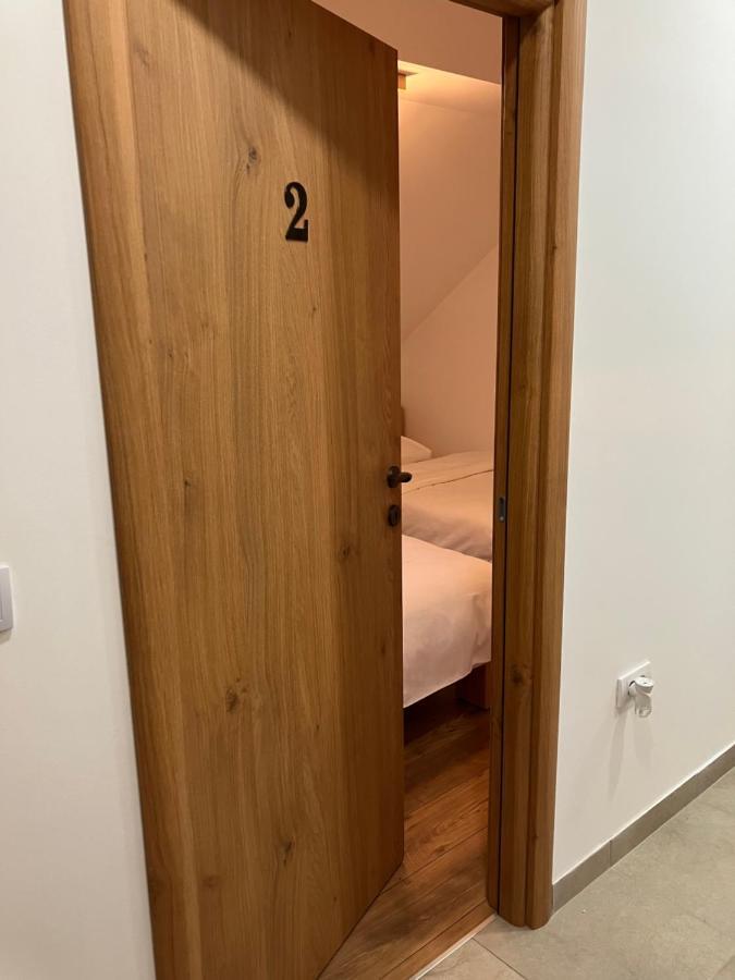 Petlov Salas Rooms Novi Sad Bagian luar foto