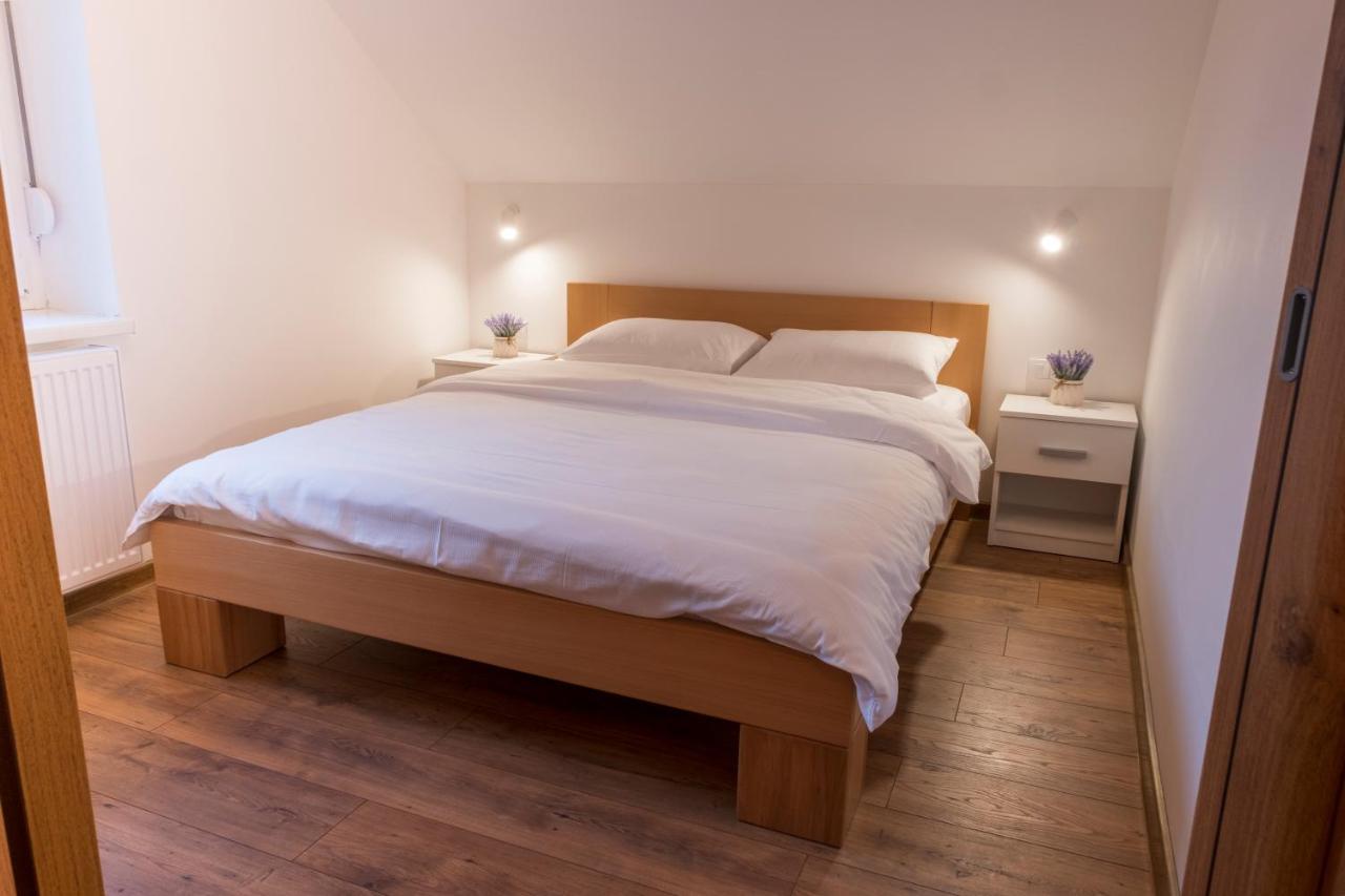 Petlov Salas Rooms Novi Sad Bagian luar foto