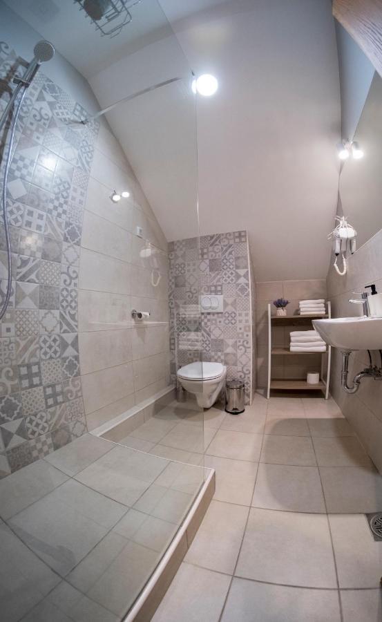 Petlov Salas Rooms Novi Sad Bagian luar foto
