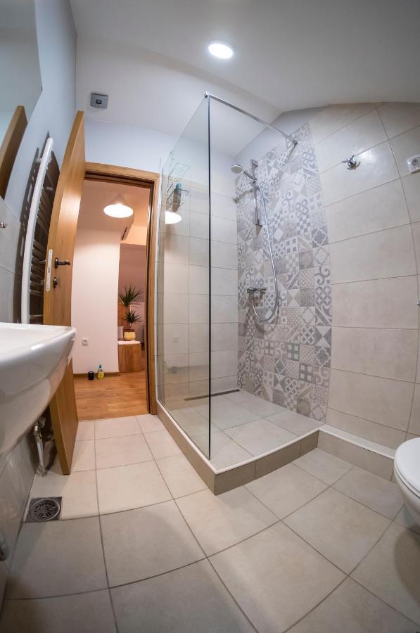 Petlov Salas Rooms Novi Sad Bagian luar foto