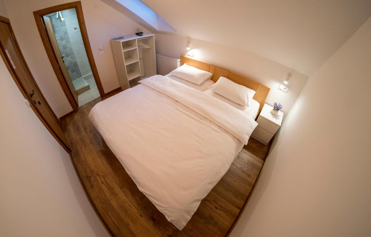 Petlov Salas Rooms Novi Sad Bagian luar foto